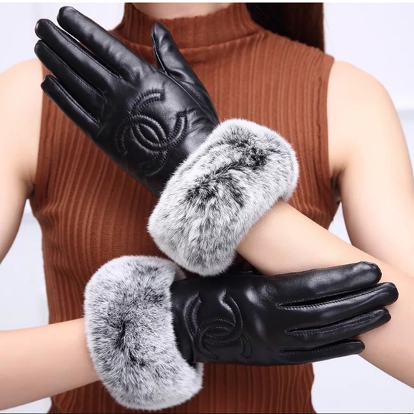 CHANEL Accessories - CHANEL Lambskin Leather & Fur Gloves